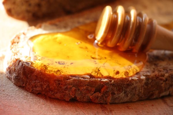 8 beneficios de la miel y sus usos tradicionales